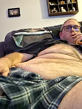 Snapshot of Smallone327 chatting on 03.22.25 Smallone327 online show from 03.22.25