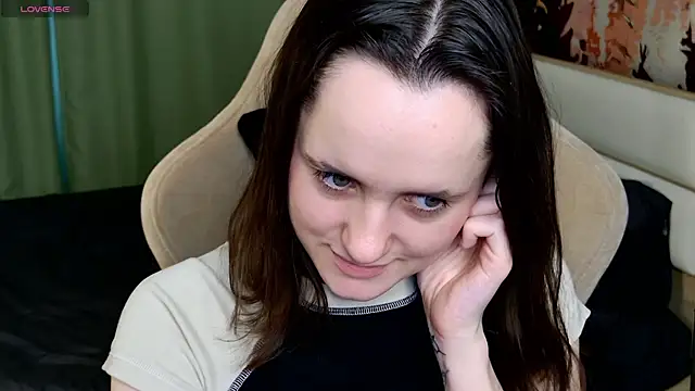 Luna Loveee online show from 03.14.25