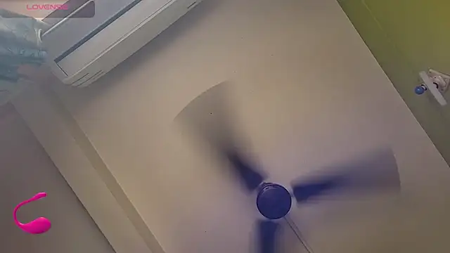 Snapshot of Hotty_Neha69 chatting on 03.21.25 Hotty Neha69 online show from 03.21.25