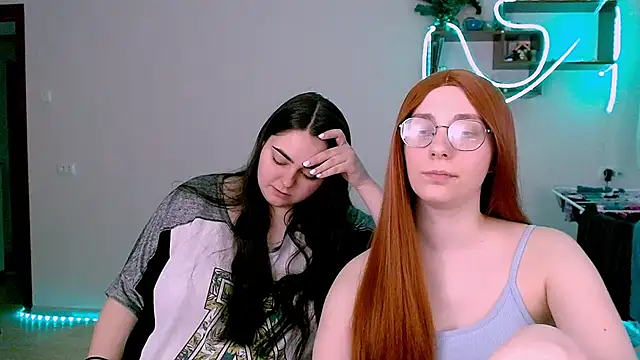 Snapshot of kitsune_8 chatting on 03.22.25 kitsune 8 online show from 03.22.25