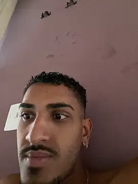 Snapshot of ldkzinnn chatting on 10.05.25 ldkzinnn online show from 10.05.25