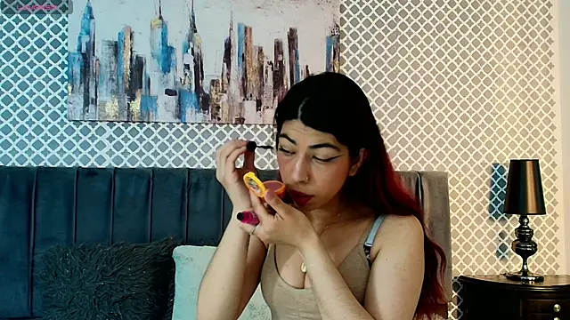Snapshot of Cassie_bloom chatting on 09.30.25 Cassie bloom online show from 09.30.25