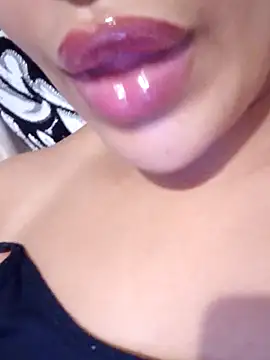 Sexlove1xo online show from 10.18.25