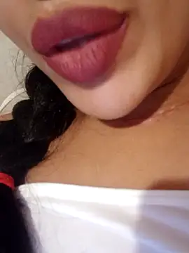 Sexlove1xo online show from 11.08.25