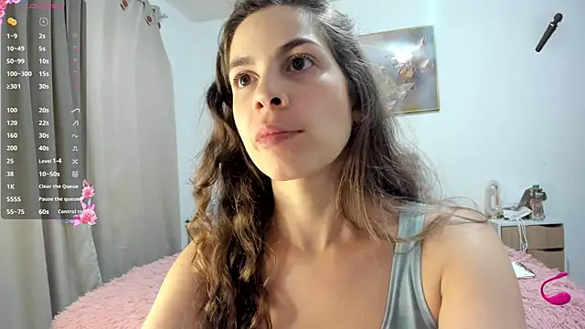 Snapshot of jessyegoldenn chatting on 02.28.25 jessyegoldenn online show from 02.28.25