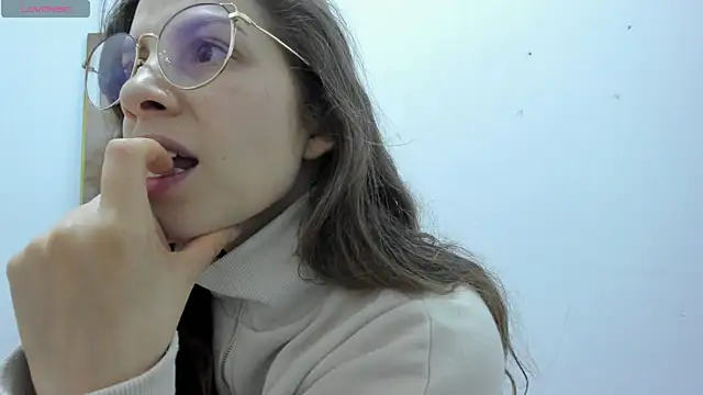 Snapshot of jessyegoldenn chatting on 09.24.25 jessyegoldenn online show from 09.24.25