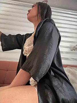 MichelleDiaz Pink online show from 11.14.25