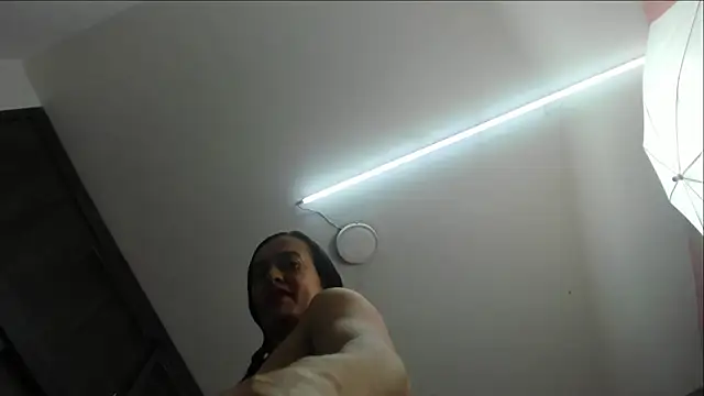 Snapshot of ava-am chatting on 03.09.25 ava-am online show from 03.09.25