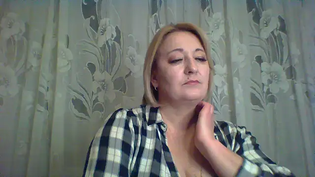 Snapshot of ArielXLoveresss chatting on 02.23.25 ArielXLoveresss online show from 02.23.25