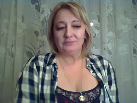 Snapshot of ArielXLoveresss chatting on 02.24.25 ArielXLoveresss online show from 02.24.25