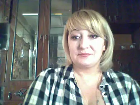 Snapshot of ArielXLoveresss chatting on 03.05.25 ArielXLoveresss online show from 03.05.25