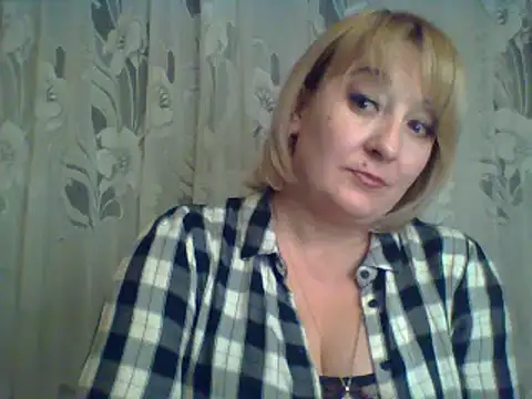 Snapshot of ArielXLoveresss chatting on 03.05.25 ArielXLoveresss online show from 03.05.25