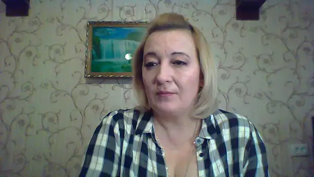 Snapshot of ArielXLoveresss chatting on 03.07.25 ArielXLoveresss online show from 03.07.25