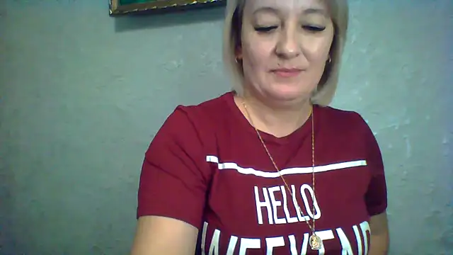 Snapshot of ArielXLoveresss chatting on 10.18.25 ArielXLoveresss online show from 10.18.25