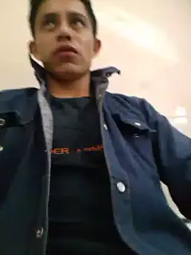 Snapshot of cachondo93 chatting on 03.13.25 cachondo93 online show from 03.13.25