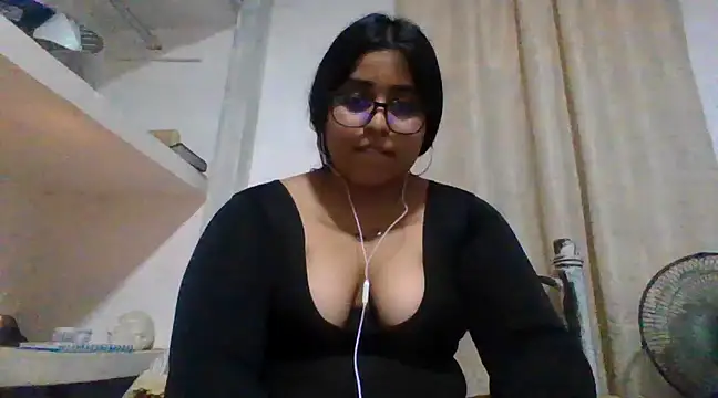 Snapshot of virginbrunette99 chatting on 02.26.25 virginbrunette99 online show from 02.26.25