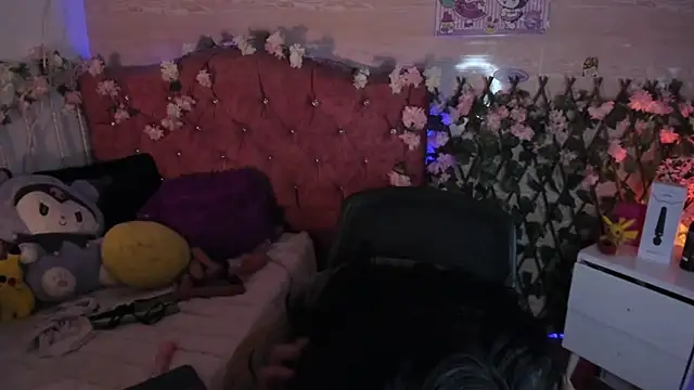 Snapshot of Minami_Nakamura chatting on 09.11.25 Minami Nakamura online show from 09.11.25