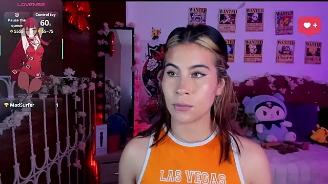 Snapshot of Minami_Nakamura chatting on 11.13.25 Minami Nakamura online show from 11.13.25