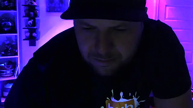 Snapshot of MickDollz chatting on 02.26.25 MickDollz online show from 02.26.25