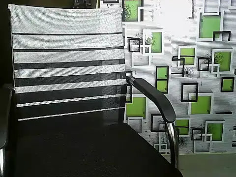 Snapshot of UrHoneyBae chatting on 03.07.25 UrHoneyBae online show from 03.07.25