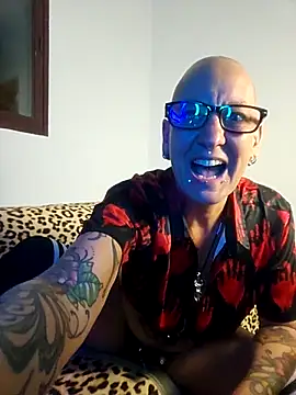 Snapshot of Emma_Milf25 chatting on 11.24.25 Emma Milf25 online show from 11.24.25