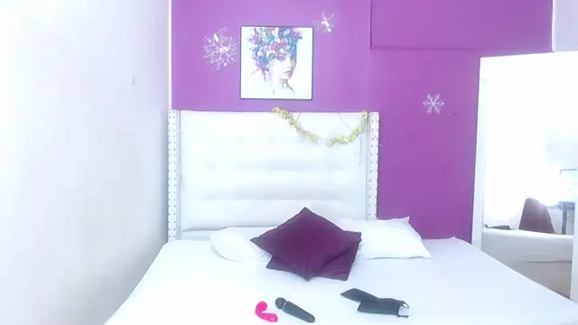 Snapshot of naughty_teen18 chatting on 03.04.25 naughty teen18 online show from 03.04.25