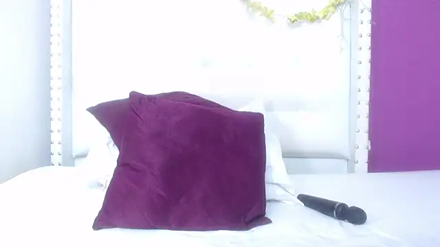 Snapshot of naughty_teen18 chatting on 03.04.25 naughty teen18 online show from 03.04.25