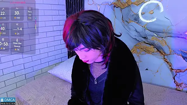 MaeveKuro online show from 11.17.25