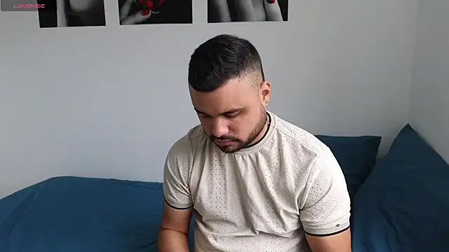 Snapshot of khalidferrer chatting on 03.04.25 khalidferrer online show from 03.04.25