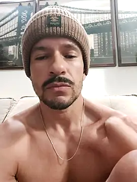 Snapshot of juniortche1313 chatting on 10.08.25 juniortche1313 online show from 10.08.25