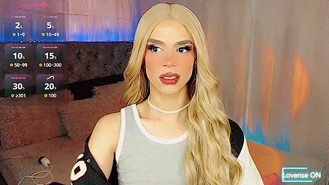 Snapshot of Dalila_moan chatting on 09.29.25 Dalila moan online show from 09.29.25