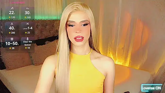 Snapshot of Dalila_moan chatting on 10.10.25 Dalila moan online show from 10.10.25