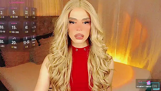 Snapshot of Dalila_moan chatting on 10.14.25 Dalila moan online show from 10.14.25