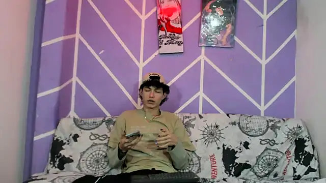 Snapshot of Maxxi_hot23 chatting on 09.18.25 Maxxi hot23 online show from 09.18.25