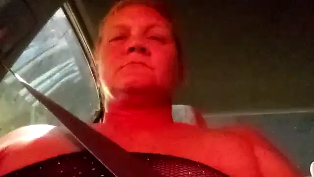 wetnwildforyou online show from 09.21.25