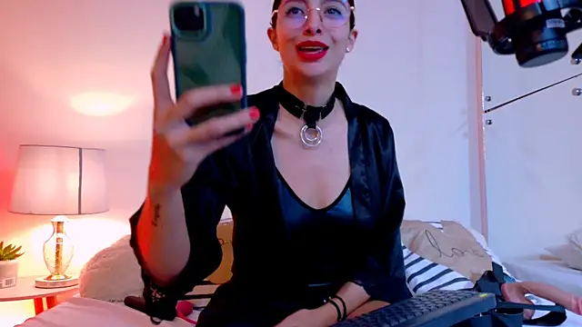 Snapshot of Angell-Bell- chatting on 03.13.25 Angell-Bell- online show from 03.13.25