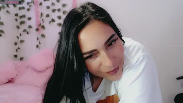 Snapshot of luna_lgomez_ chatting on 03.06.25 luna lgomez online show from 03.06.25