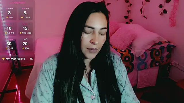 Snapshot of luna_lgomez_ chatting on 03.15.25 luna lgomez online show from 03.15.25