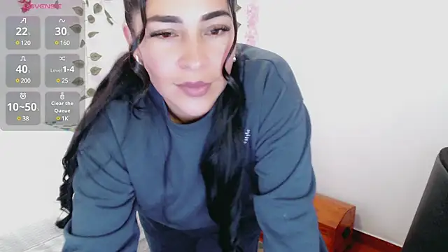 luna lgomez  online show from 03.19.25