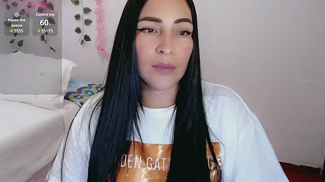 Snapshot of luna_lgomez_ chatting on 03.23.25 luna lgomez online show from 03.23.25