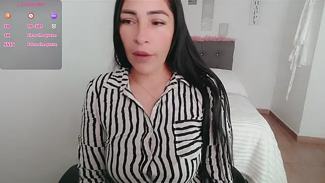 Snapshot of luna_lgomez_ chatting on 10.09.25 luna lgomez online show from 10.09.25