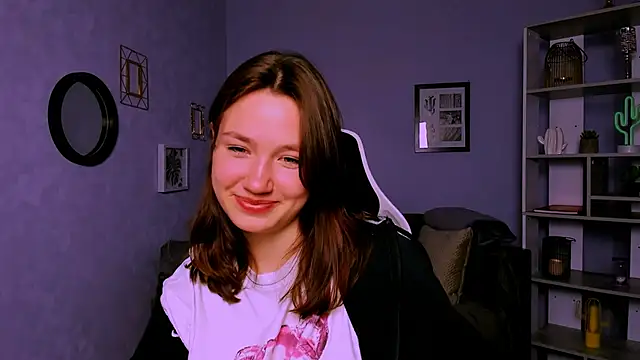 Snapshot of helli_belli chatting on 03.10.25 helli belli online show from 03.10.25