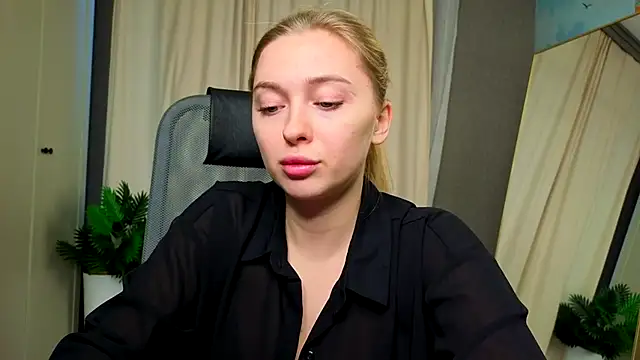 christie luv online show from 12.05.25