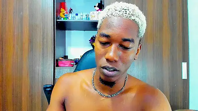 Snapshot of Dreamastercum_ chatting on 10.12.25 Dreamastercum online show from 10.12.25