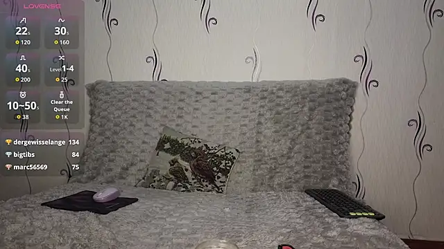 Snapshot of Alex-knows-better chatting on 11.10.25 Alex-knows-better online show from 11.10.25