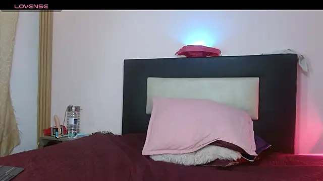 LorenaJoness online show from 11.21.25