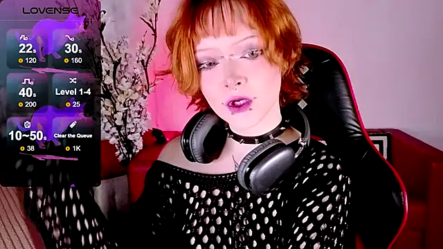 Snapshot of NicoleFlloret chatting on 09.29.25 NicoleFlloret online show from 09.29.25