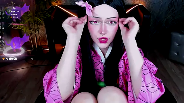 Snapshot of NicoleFlloret chatting on 10.11.25 NicoleFlloret online show from 10.11.25