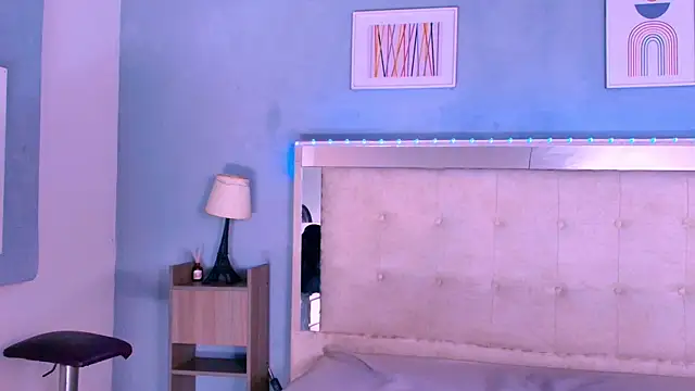 Snapshot of Emily_Castillo_1 chatting on 09.22.25 Emily Castillo 1 online show from 09.22.25