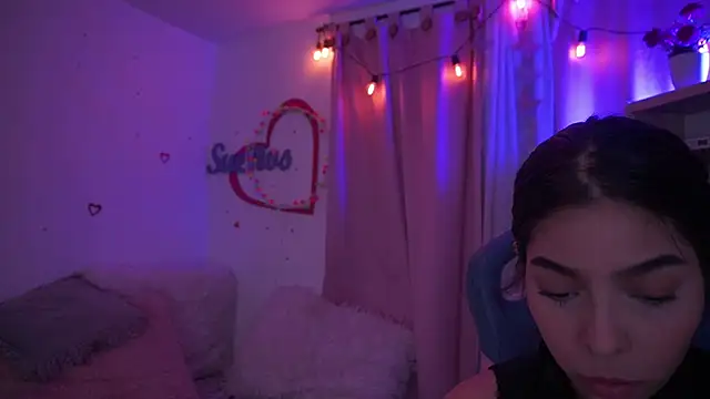 Olivia pretty  online show from 03.22.25